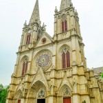 โบสถ์คริสต์ Sacred Heart Cathedral เป็นโบสถ์เก่าแก่ในย่าน Yi de Lu (อี้เต๋อลู่)