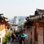 เที่ยวเกาหลี รวม 8 จุดชมวิวถ่ายรูป+2 คาเฟ่น่ารัก หมู่บ้านบุกชอนฮันอก (Bukchon Hanok Village) ที่ถ้าพลาดก็เหมือนไม่ได้มา!